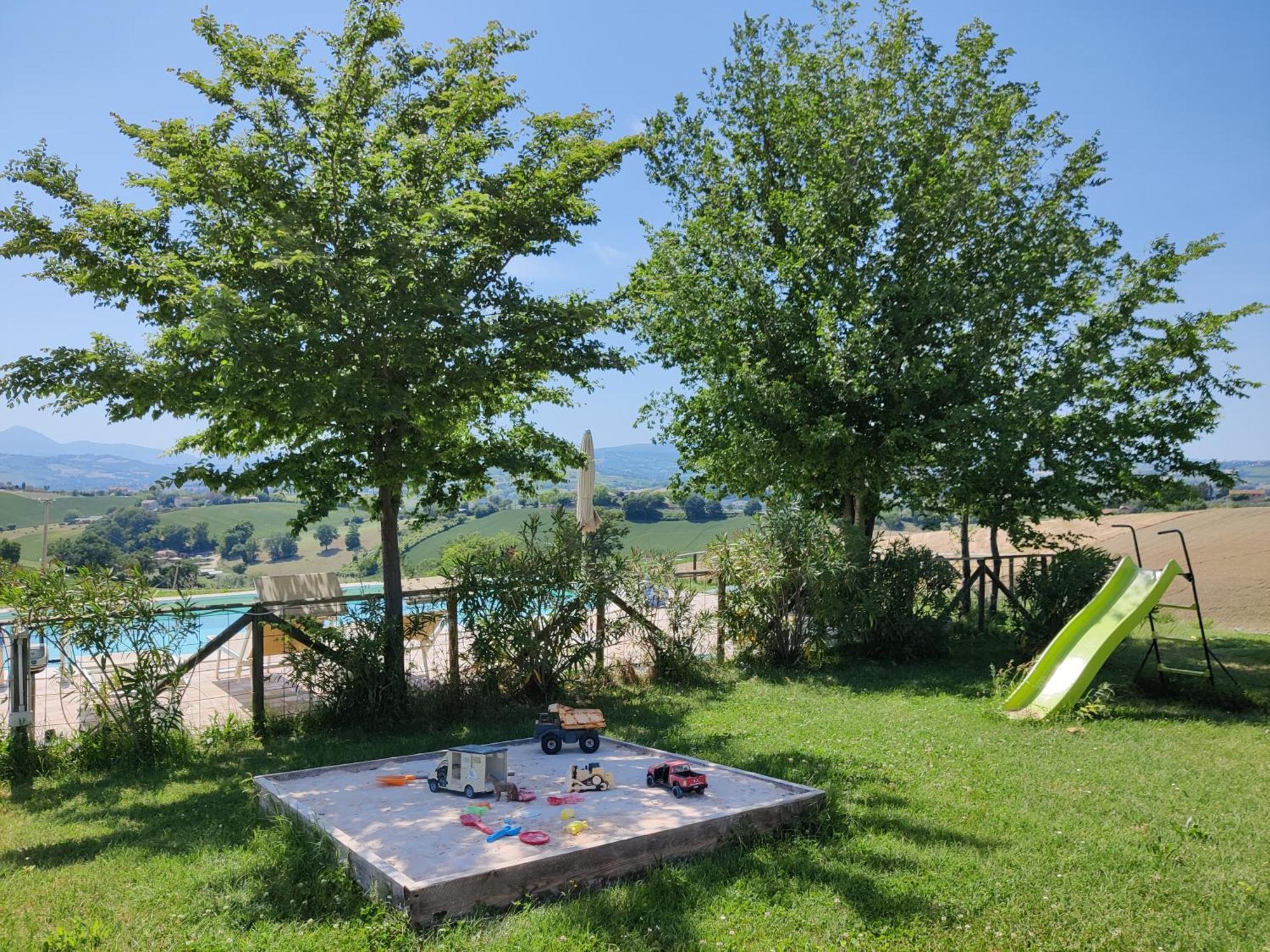 Penzion Rustico Del Bozzo Castelleone di Suasa Exteriér fotografie