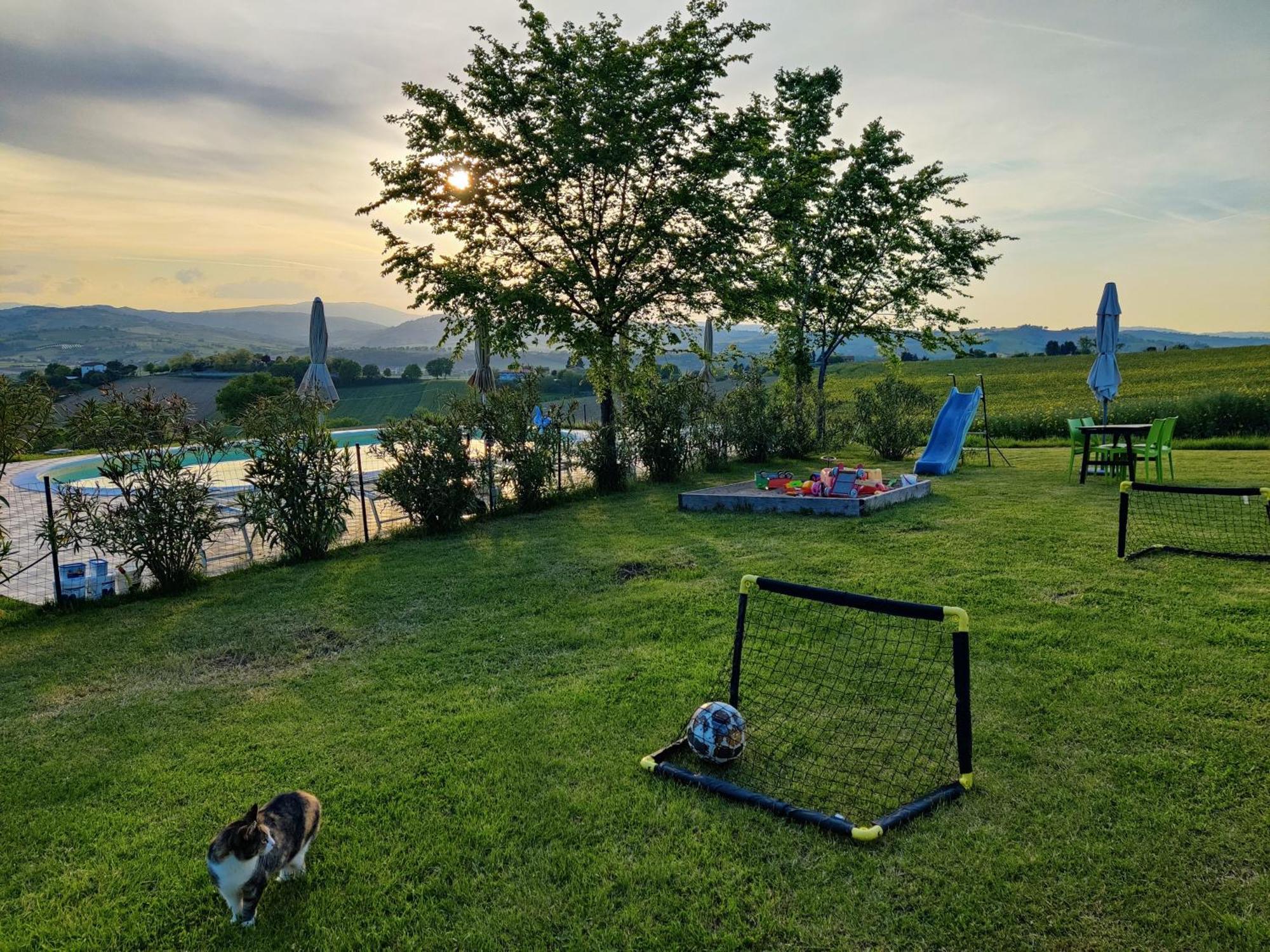 Penzion Rustico Del Bozzo Castelleone di Suasa Exteriér fotografie